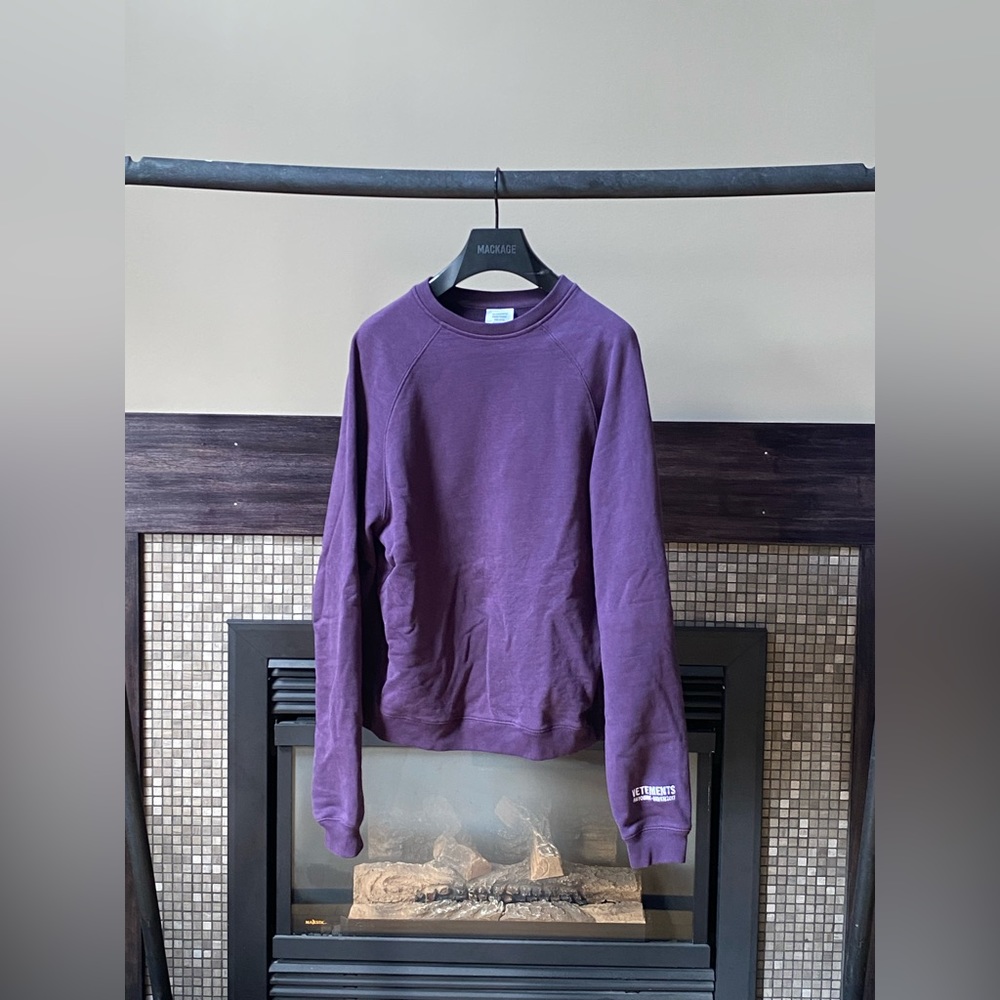 Vetements FW17 Unskinny Crewneck